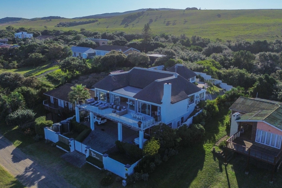 4 Bedroom Property for Sale in Cannon Rocks Eastern Cape